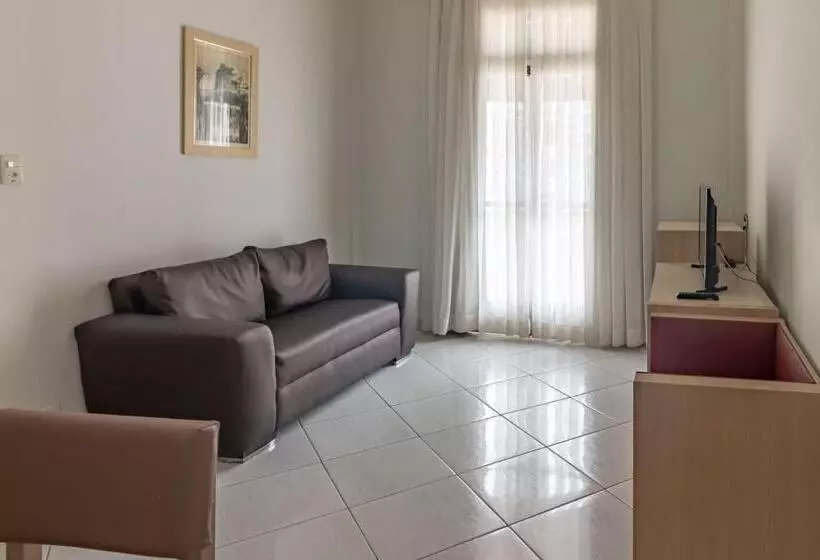 Standard Neljän Hengen Huone, Sagres Praia