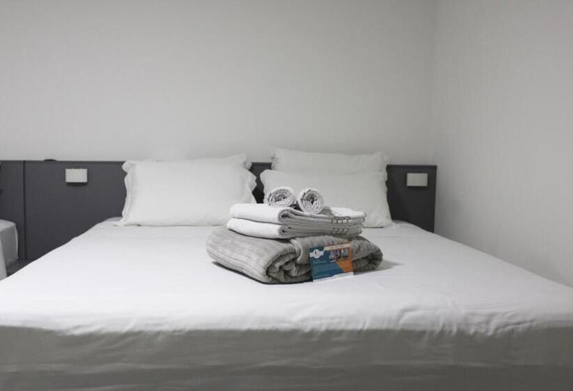 디럭스 4인 룸, Sagres Praia