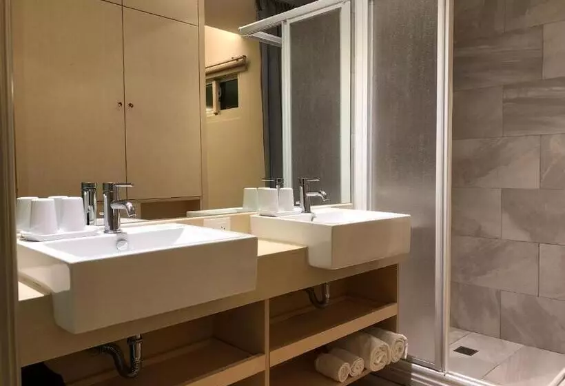 اتاق خانوادگی, Crystal Inn Sun Moon Lake