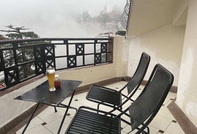 클럽 룸, Willow Banks   Boutique 4 Star Hotel On The Mall Road Shimla