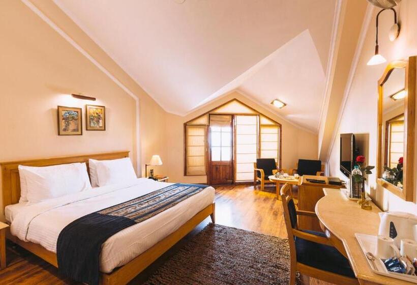 اتاق پریمیوم با بالکن, Willow Banks   Boutique 4 Star Hotel On The Mall Road Shimla