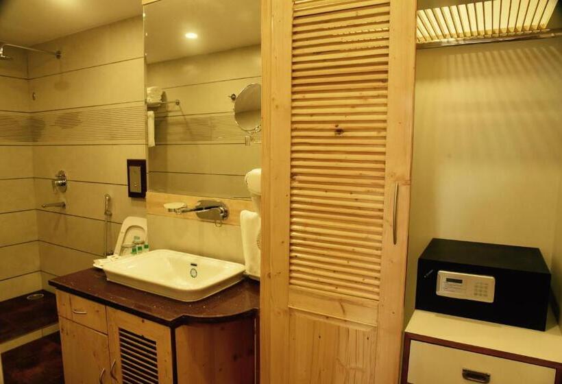 اتاق پرمیوم, Willow Banks   Boutique 4 Star Hotel On The Mall Road Shimla