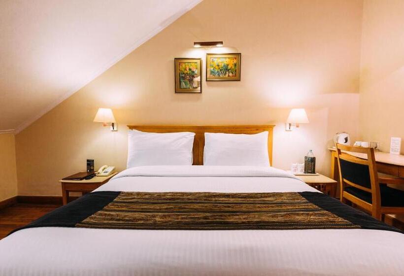 اتاق لوکس با بالکن, Willow Banks   Boutique 4 Star Hotel On The Mall Road Shimla