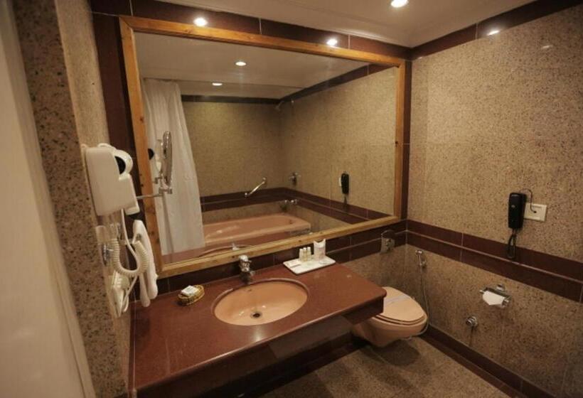 디럭스 룸, Willow Banks   Boutique 4 Star Hotel On The Mall Road Shimla