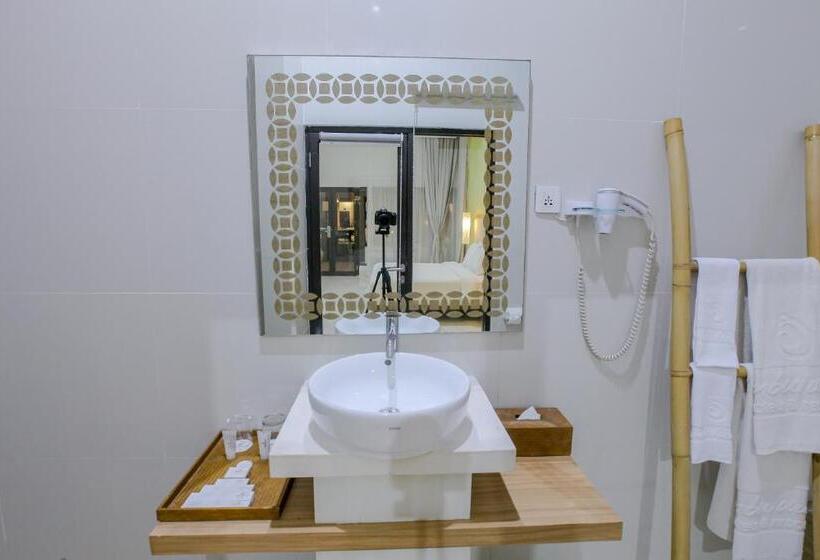 디럭스 트리플 룸, Jambuluwuk Oceano Gili Trawangan