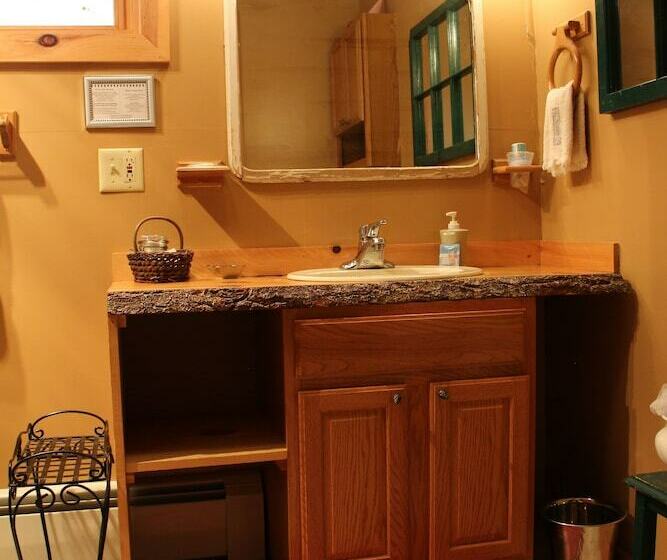 غرفة ديلوكس فردية, Kiwassa Lake Bed & Breakfast