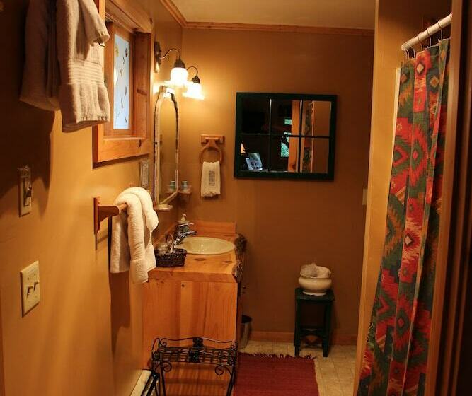 غرفة ديلوكس فردية, Kiwassa Lake Bed & Breakfast