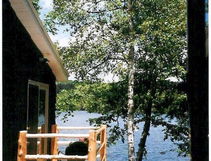 غرفة ديلوكس مطلة على البحيرة, Kiwassa Lake Bed & Breakfast