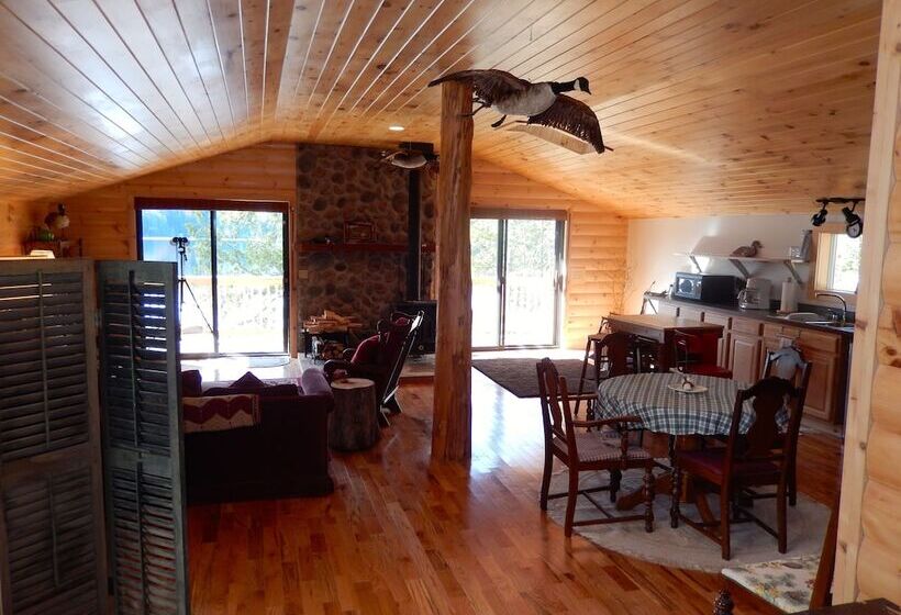 غرفة ديلوكس مطلة على البحيرة, Kiwassa Lake Bed & Breakfast