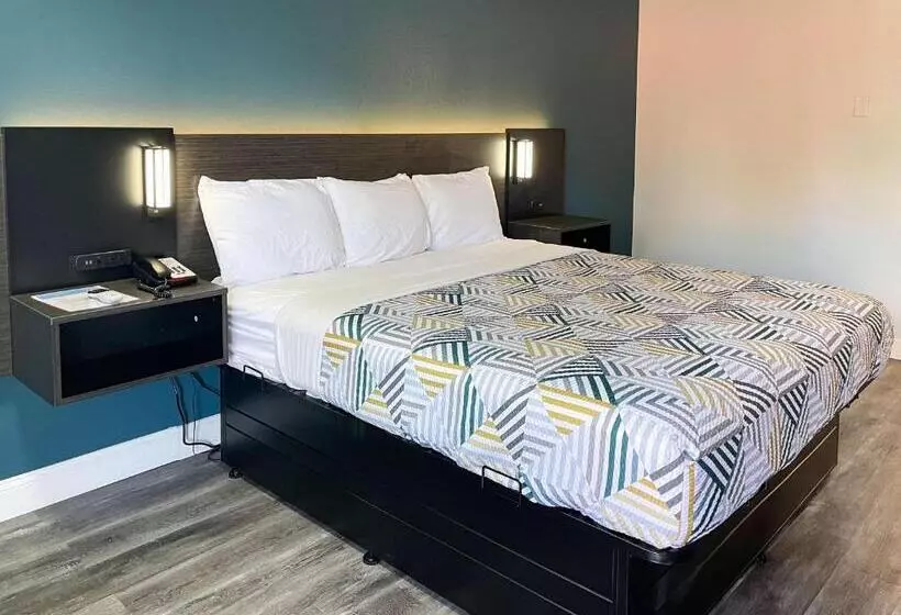身障者適用キングサイズベッドルーム, Motel 6memphis, Tn Downtown