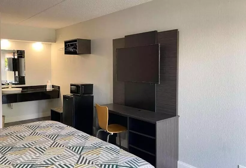 身障者適用キングサイズベッドルーム, Motel 6memphis, Tn Downtown