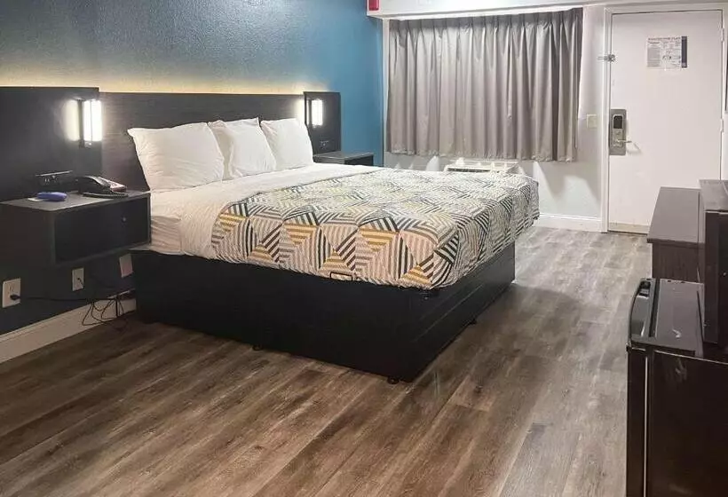 身障者適用キングサイズベッドルーム, Motel 6memphis, Tn Downtown