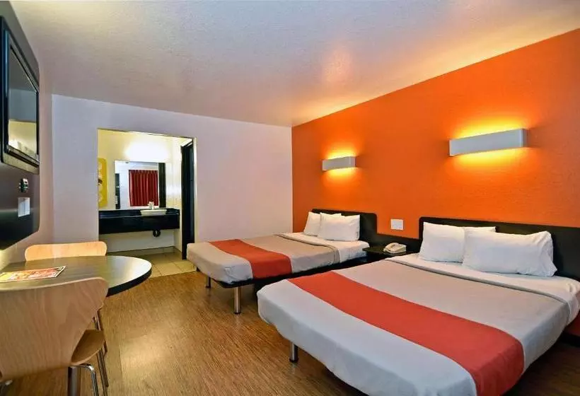 Standard Neljän Hengen Huone, Motel 6 Fairfield, Ca   Napa Valley
