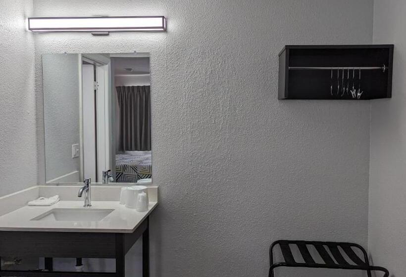 اتاق استاندارد چهار تخته, Motel 6 Nashua, Nh  South