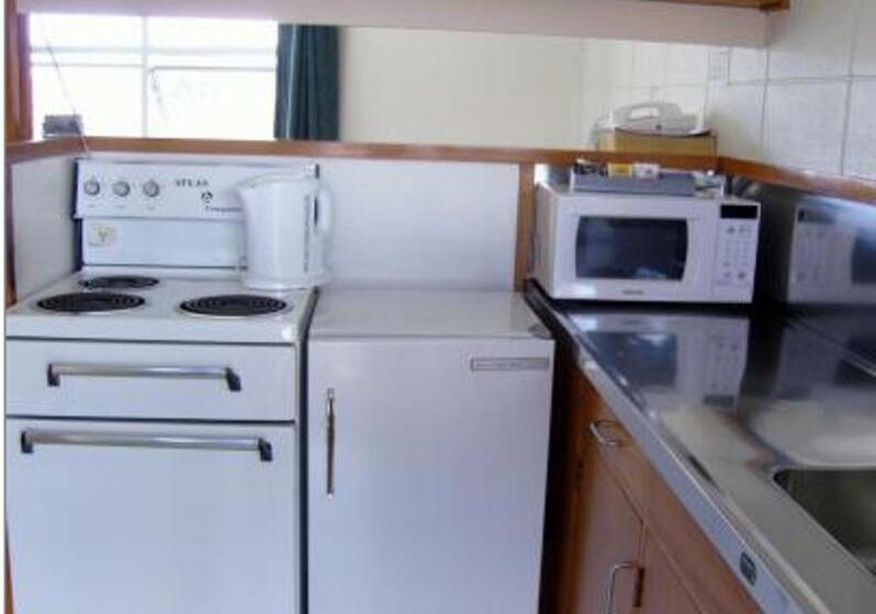 1ベッドルームアパートメント, Motel Six