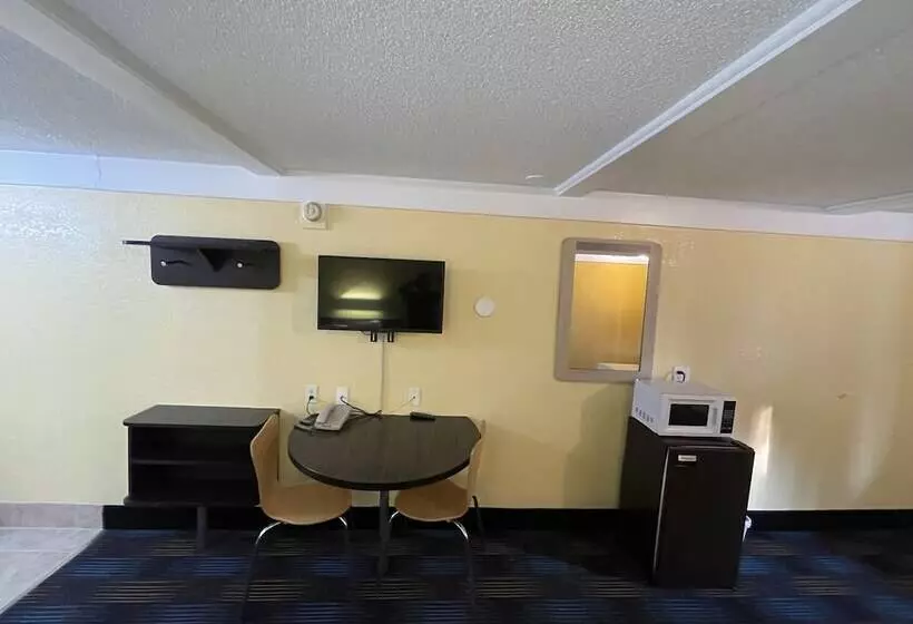 ２ダブルベッドのスタンダードルーム, Travelodge By Wyndham Benton Harbor Mi