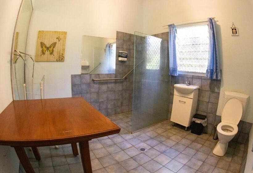 침실 3개 주택, Batchelor Butterfly Farm