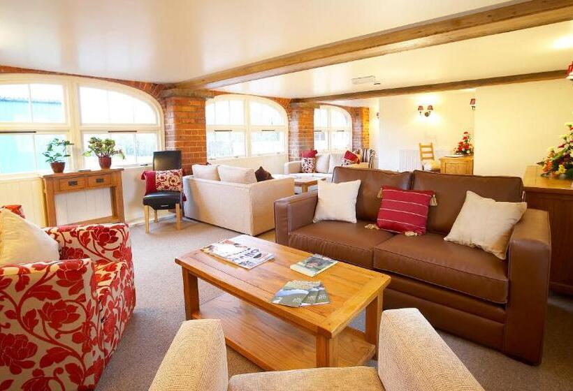 Standard room with outdoor bath, Wold Escapes, Highfield Farm