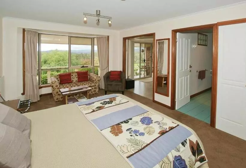 スタンダードスタジオ, Sherwood View Accommodation