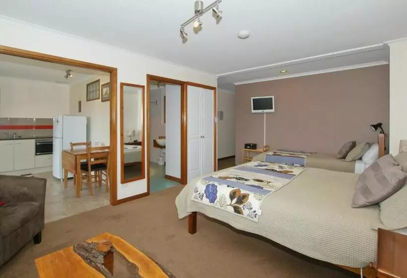 スタンダードスタジオ, Sherwood View Accommodation