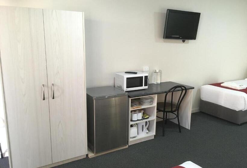 اتاق خانوادگی, Atlas Motel