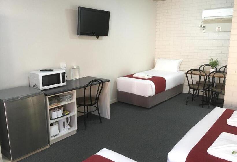 اتاق خانوادگی, Atlas Motel