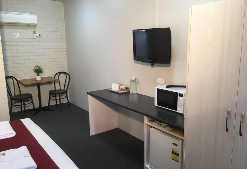 اتاق خانوادگی, Atlas Motel