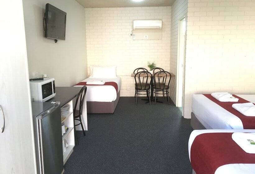 اتاق خانوادگی, Atlas Motel