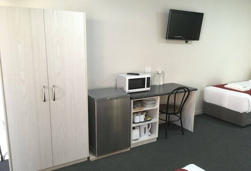 اتاق خانوادگی, Atlas Motel