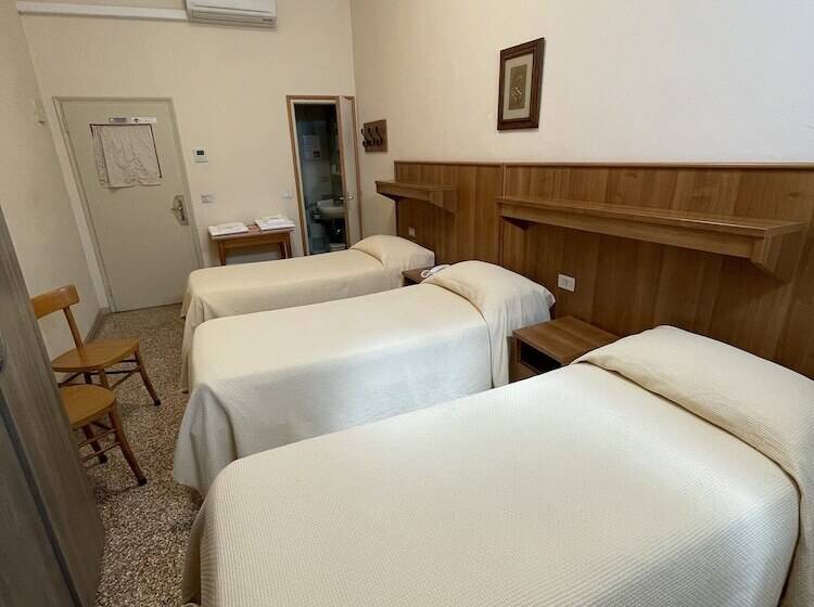 اتاق استاندارد سه تخته با چشم‌انداز, Casa Caburlotto