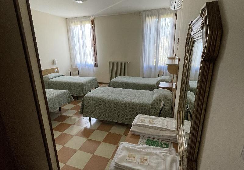 اتاق استاندارد چهار تخته, Casa Caburlotto