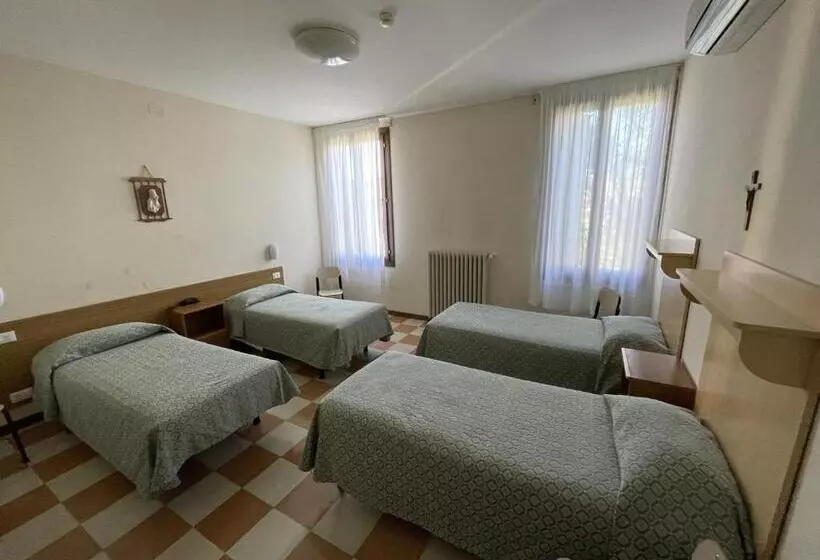 اتاق استاندارد چهارنفره با چشمانداز باغ, Casa Caburlotto