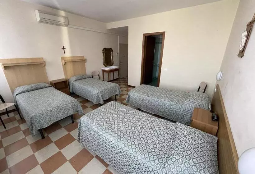 اتاق استاندارد چهارنفره با چشمانداز باغ, Casa Caburlotto