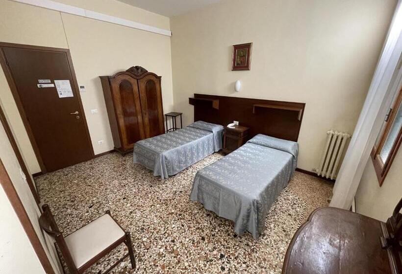 اتاق استاندارد با چشم‌انداز, Casa Caburlotto