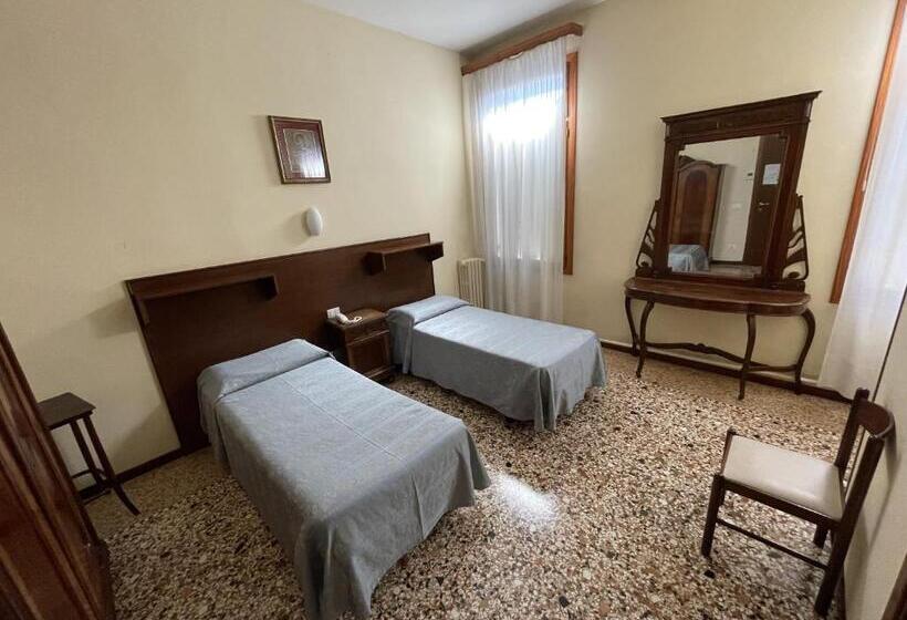 اتاق استاندارد با چشم‌انداز, Casa Caburlotto