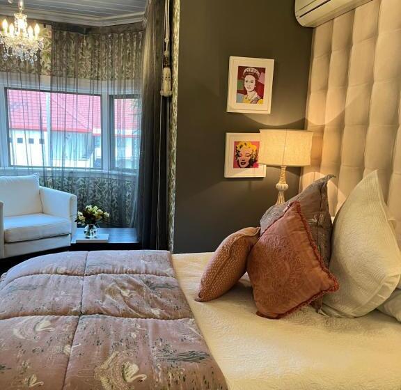 اتاق اجرایی, Nice