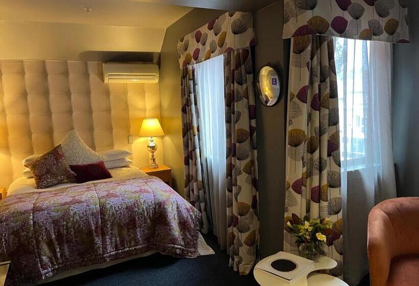 اتاق اجرایی, Nice