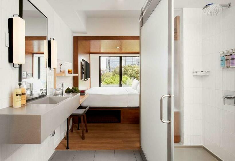 标准间, Arlo Soho