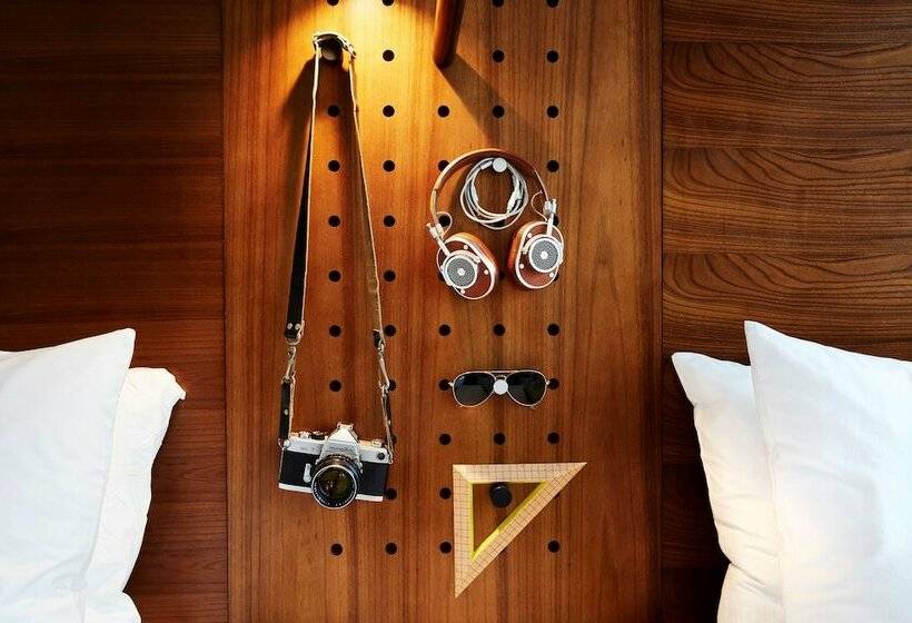 标准间, Arlo Soho