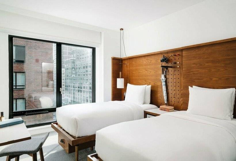 标准间, Arlo Soho