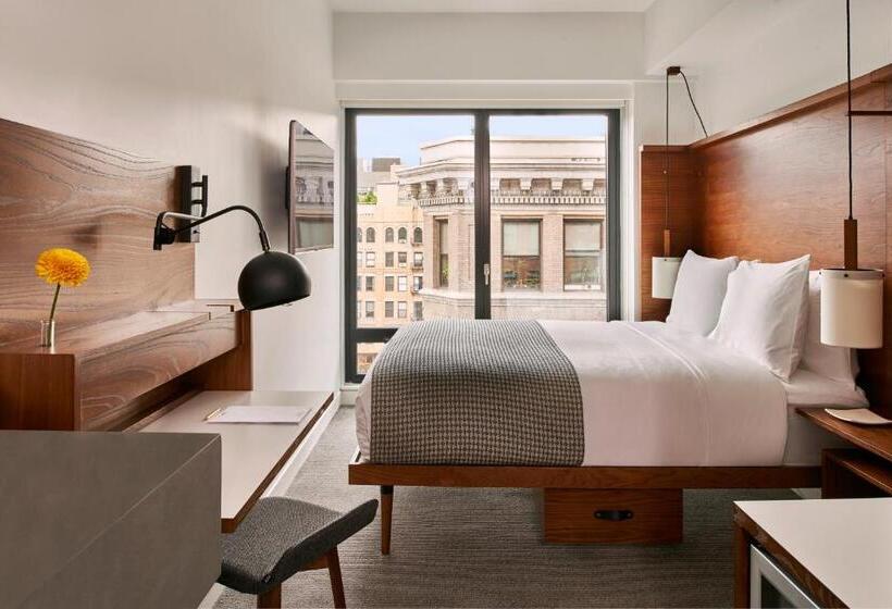 适合残疾人使用的标准间, Arlo Soho