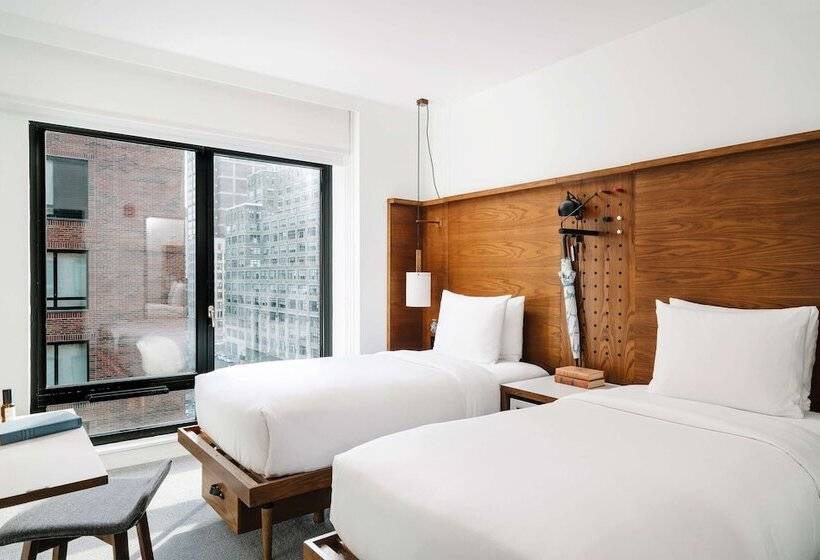 适合残疾人使用的标准间, Arlo Soho