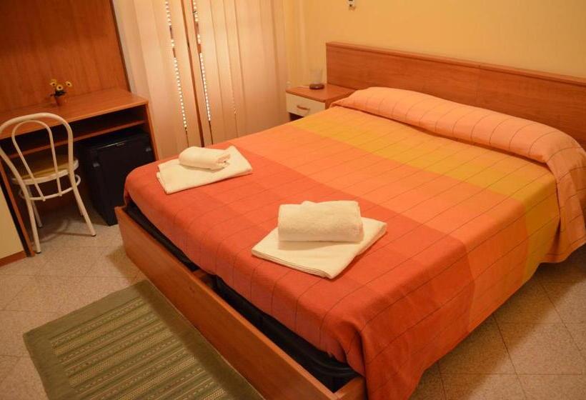 Номер Стандарт Вид на Море, Barbieri