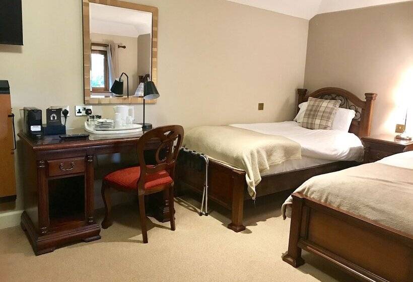 غرفة عائلية, Camden Arms