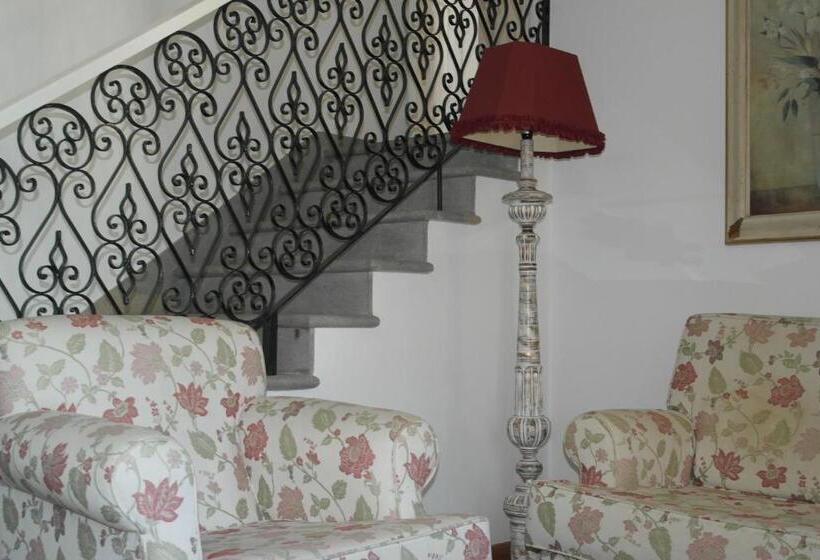 スイート, Casa De Estoi