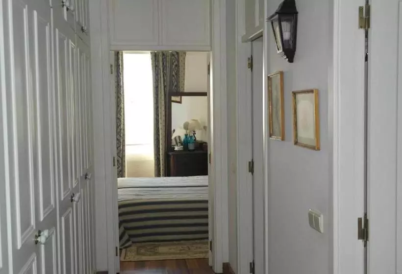سوییت, Casa De Estoi