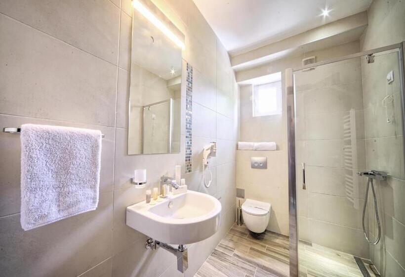 اتاق استاندارد, Garni Hotel Mint