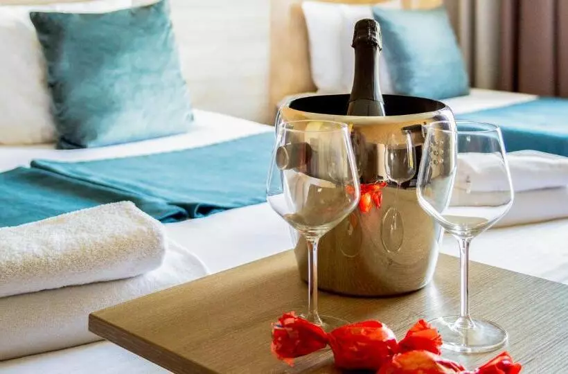 اتاق استاندارد سه نفره, Garni Hotel Mint