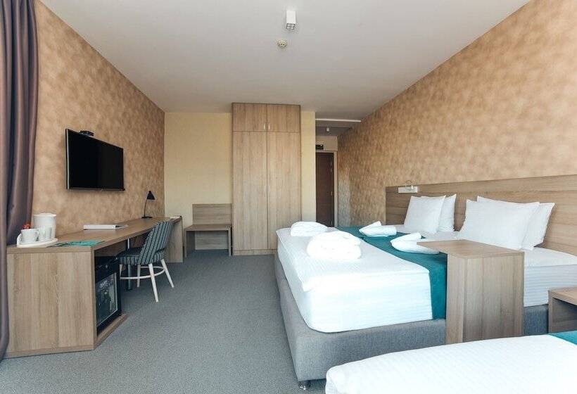 اتاق استاندارد سه نفره, Garni Hotel Mint