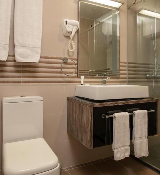 سوییت خانوادگی, Golden Tulip Dar Es Salaam City Center